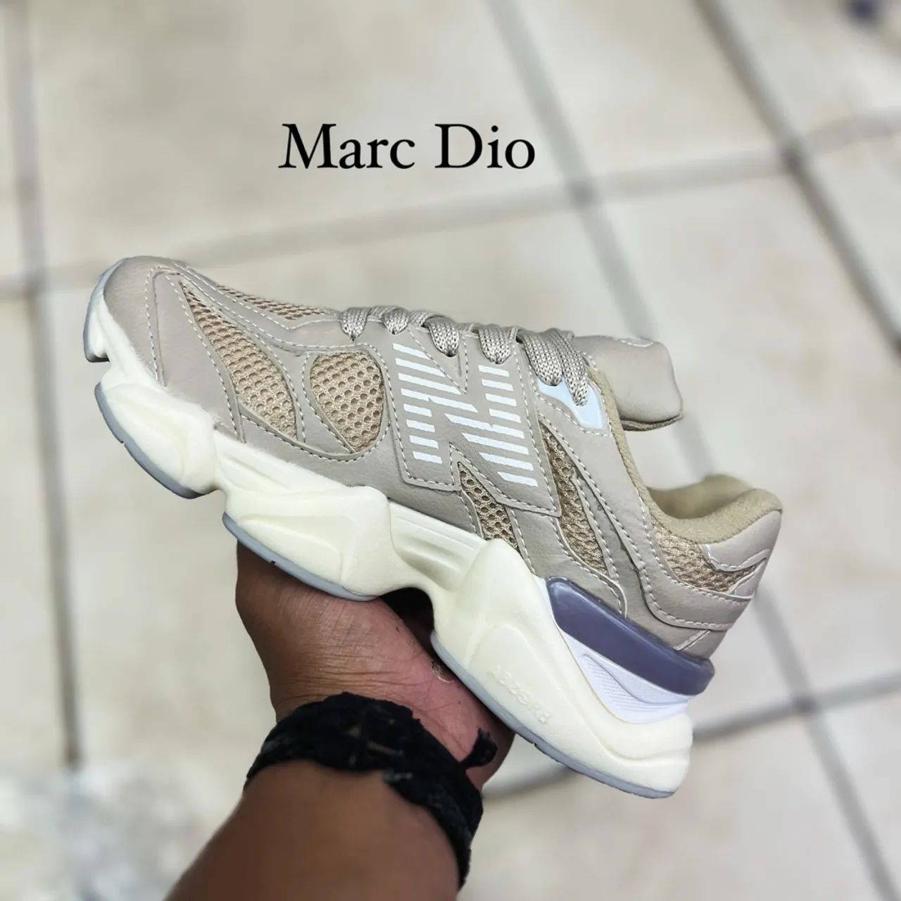 Tênis New Balance 9060 - Foto 2