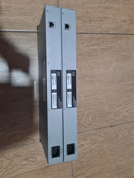 1.500 CADA. 2 Switches Cisco SG220-50 Gigabit Ethernet - Foto 2