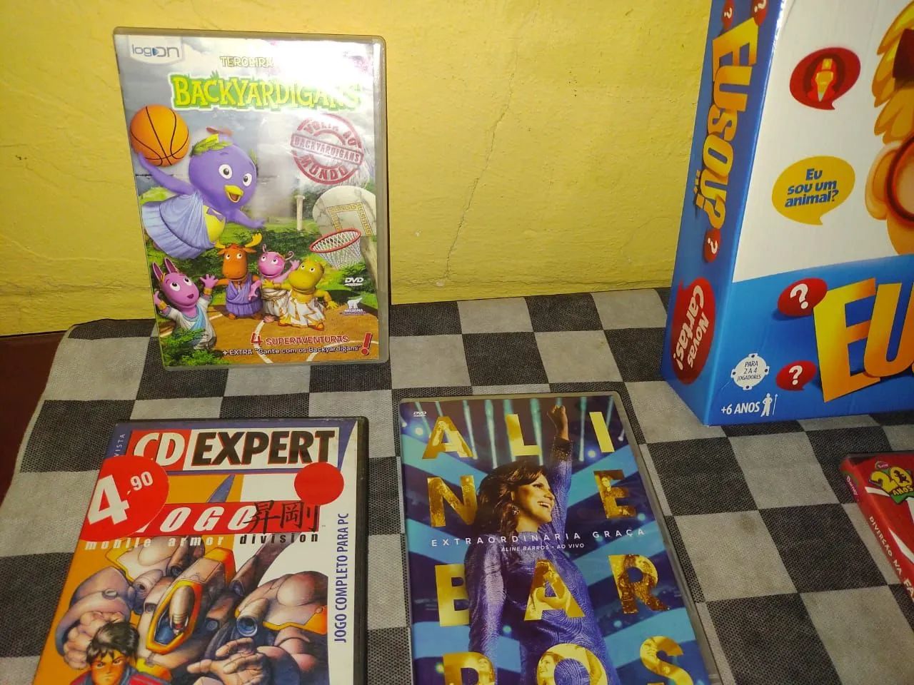 Dvd BackYardigans Infantil, original, bom estado.
