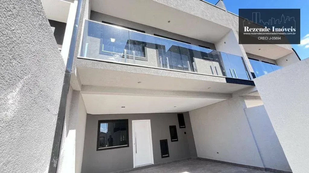 Sobrado com 3 quartos à venda, 150 m² por R$ 780.000 - Fazendinha - Curitiba/PR