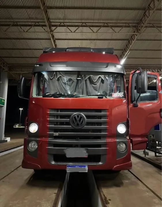 vw 24250 6x2 2011 bau  - Foto 2