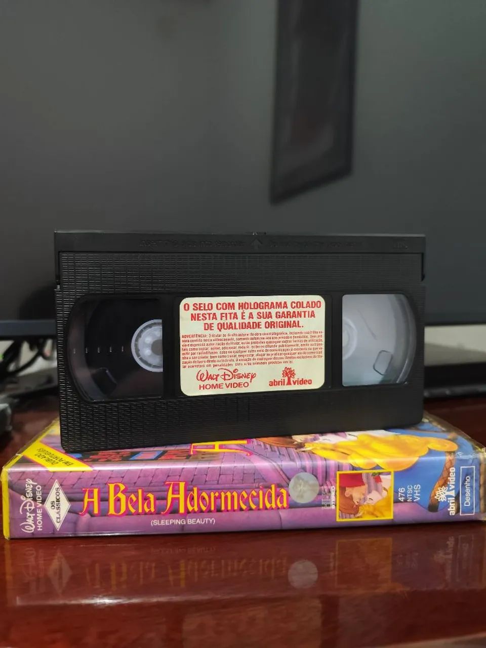 VHS A Bela Adormecida - 1ª Tiragem - Disney - Foto 3