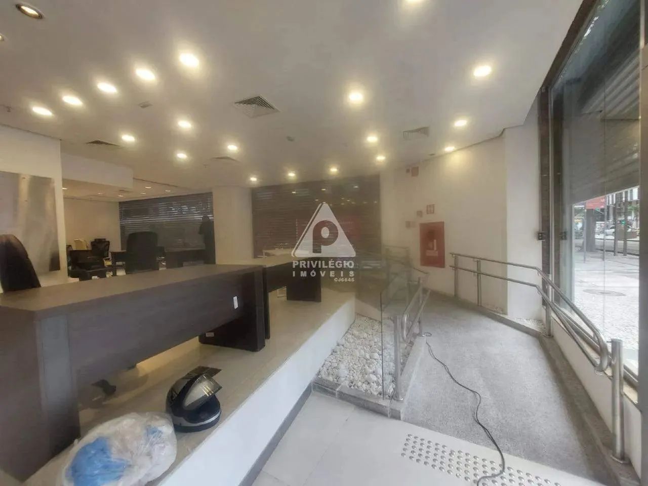 Loja Comercial à Venda no Centro do Rio | 494 m², Subsolo, Sobreloja e Vitrines - Foto 2