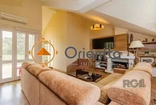 Imobiliária ORIENTTA ALUGA Casa em Ipanema com 3 dormitórios, sendo 1 suíte