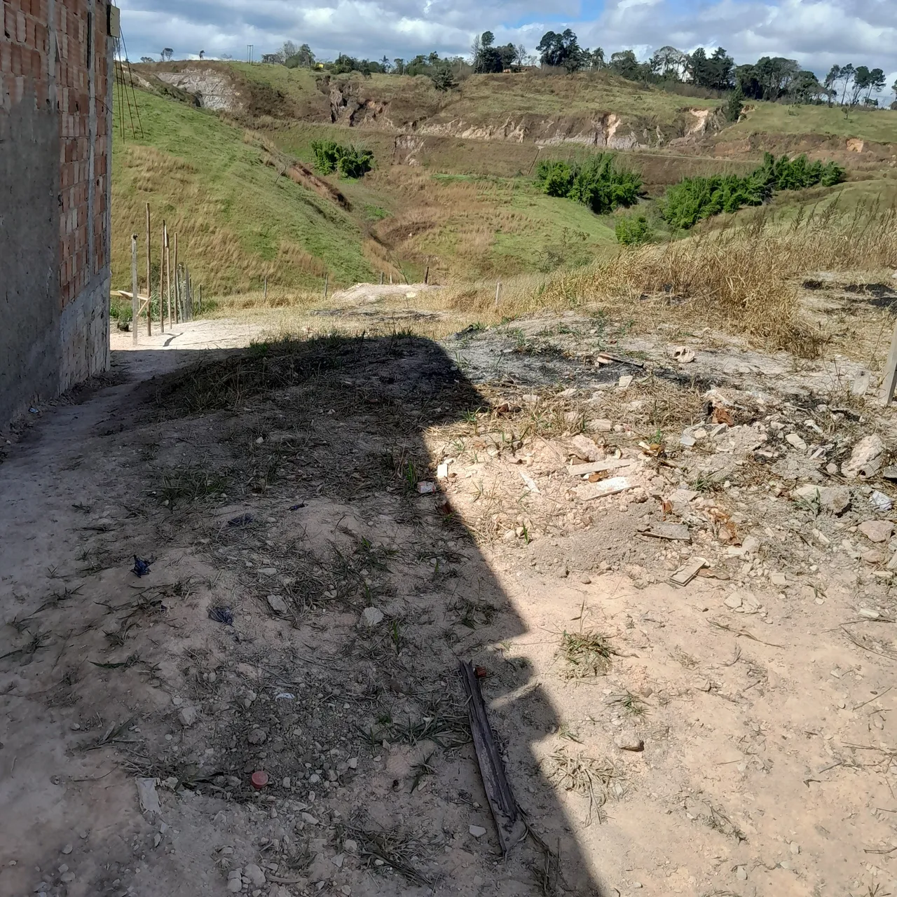 Vendo Lote Bairro fazenda Do lago Itabira MG,aceitamos carro como parte do pagamento.
