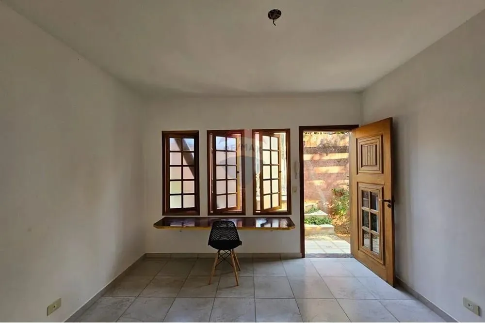 Sala Comercial para locação com 20m² por R$ 1.600,00 Jd. Lago, Atibaia-SP