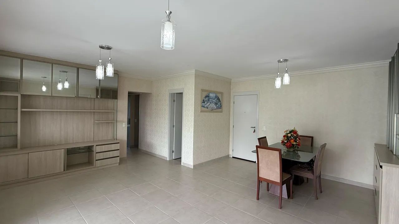 Apartamento Jardins de Veneto, novo nunca habitado.