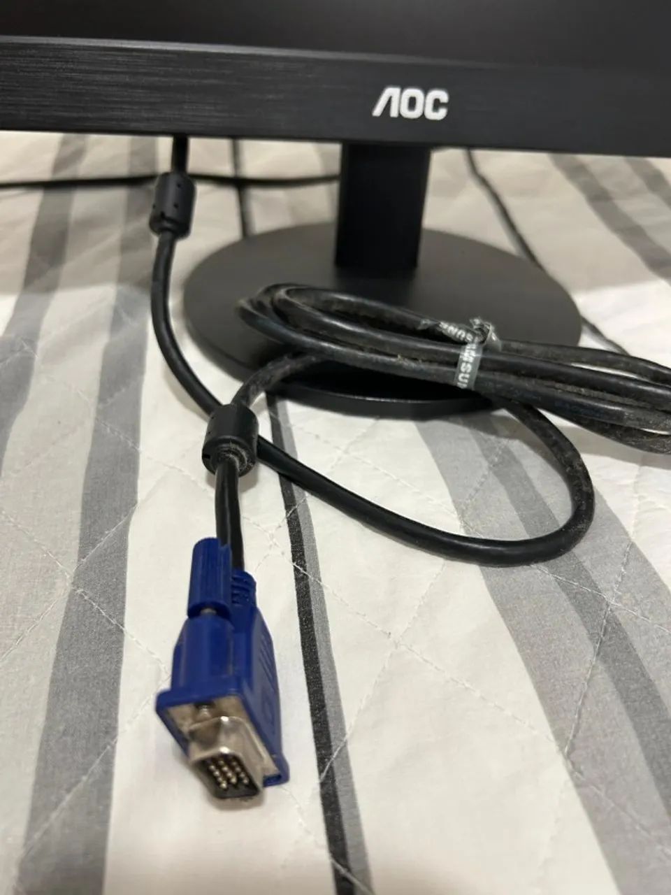 Monitor AOC 19 polegadas e970Swnl  - 19" LCD Cor Preto Preto 127v /220V - Foto 4