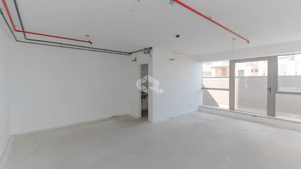 Sala comercial no Prime Offices com terraço.