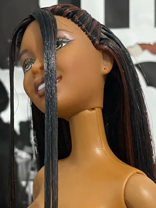 Boneca Barbie Desiree Fashion Fever 2005 - Foto 3