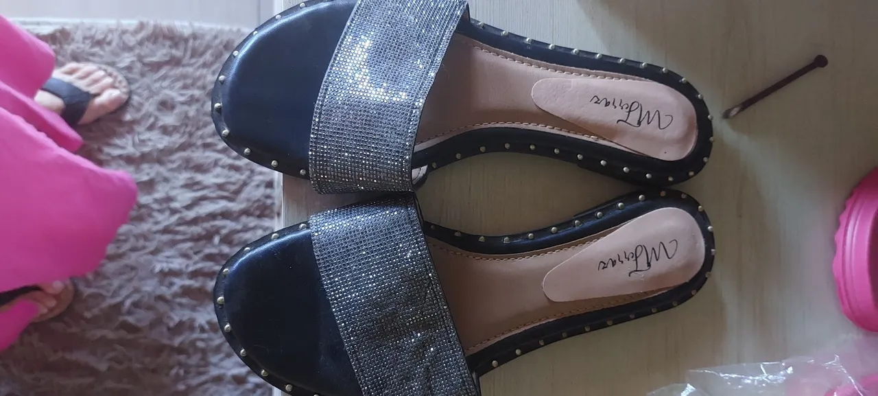 Sandálias Femininas com Strass - Elegância nos seus pés!