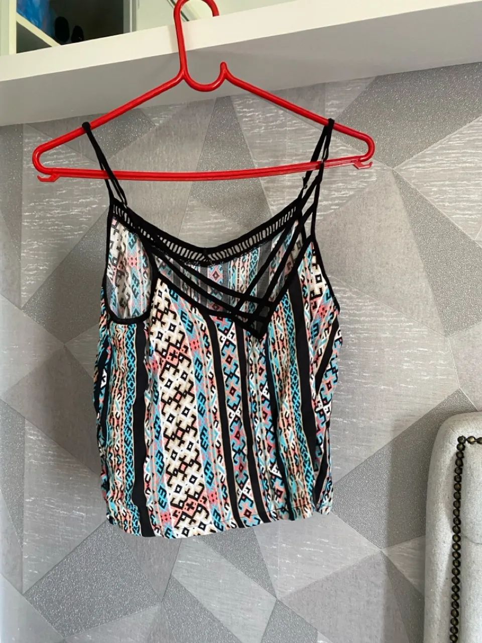 Lote com 5 blusas lindas - Foto 2