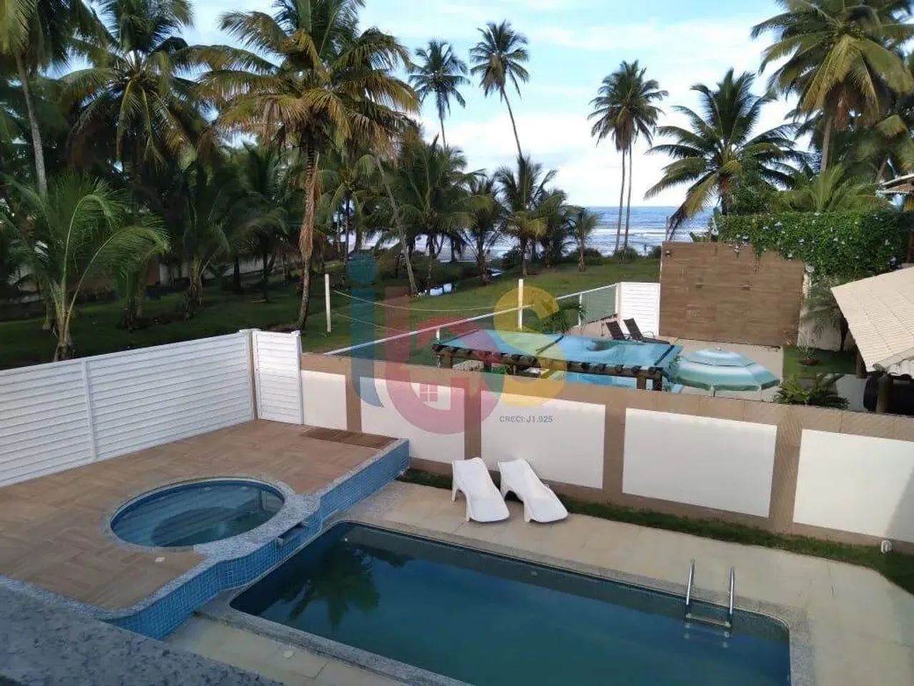 Casa com 6 suítes e dois pavimentos