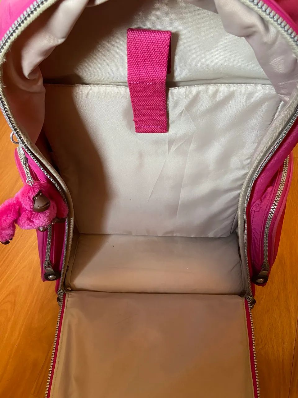 Mochila Kipling Original Rosa com Rodinhas e Alça retrátil  - Foto 3