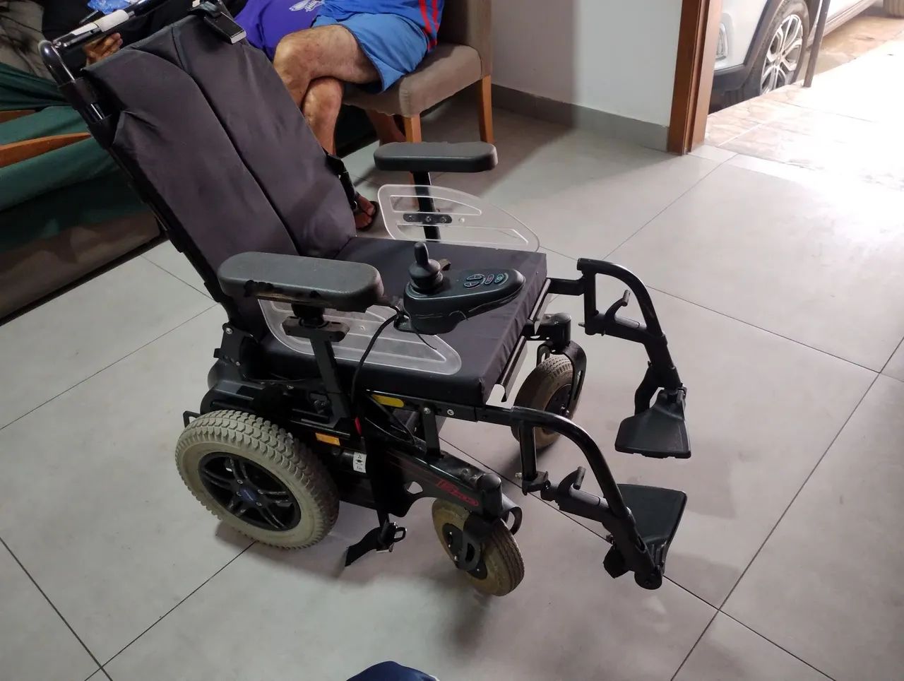 Cadeira de rodas motorizada - Foto 2