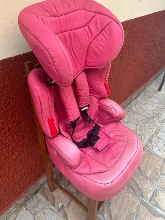 **Cadeirinha Infantil para Carro - Cor de Rosa!**
