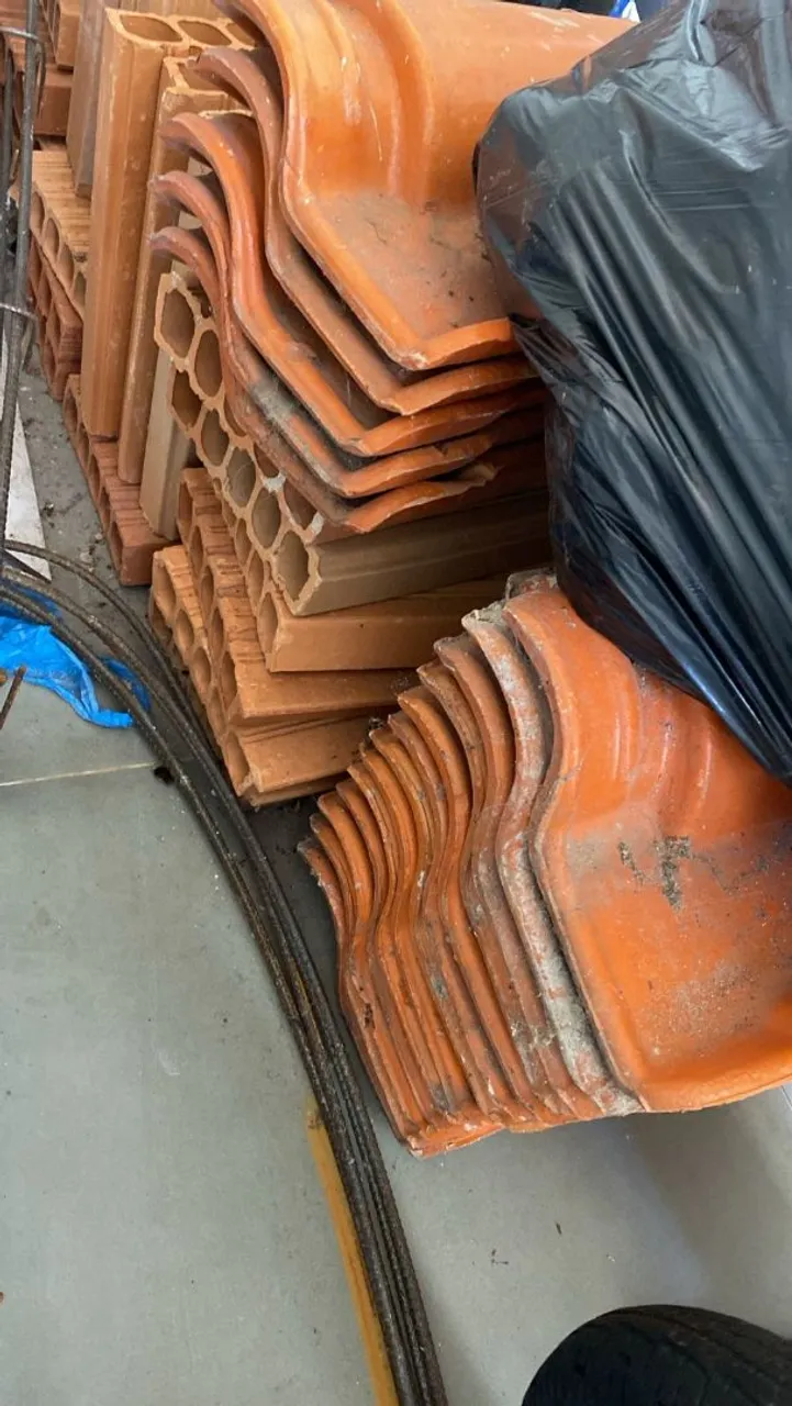 Telhas de barro usadas