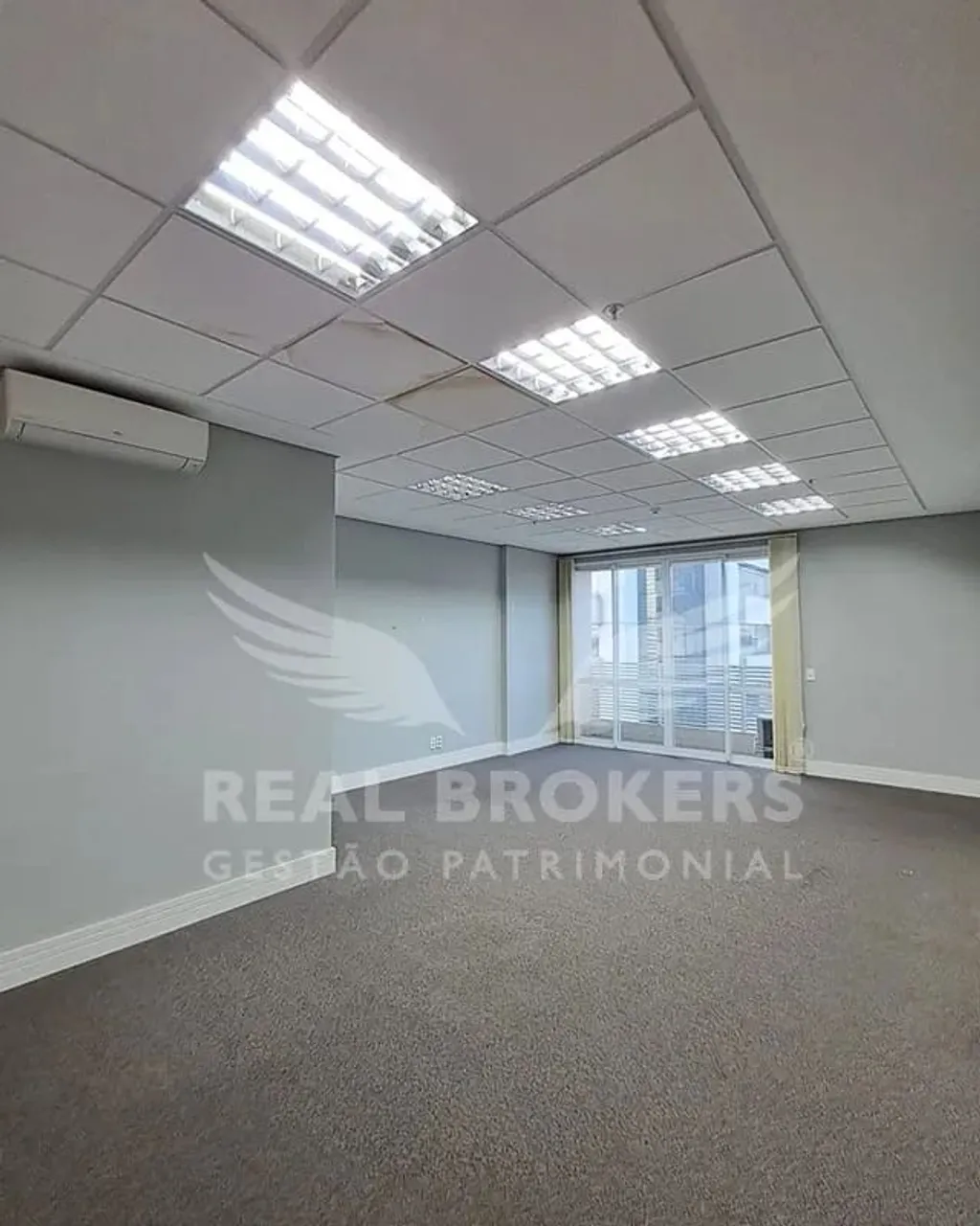 Sala Comercial de 50 m² para Locação em Alphaville