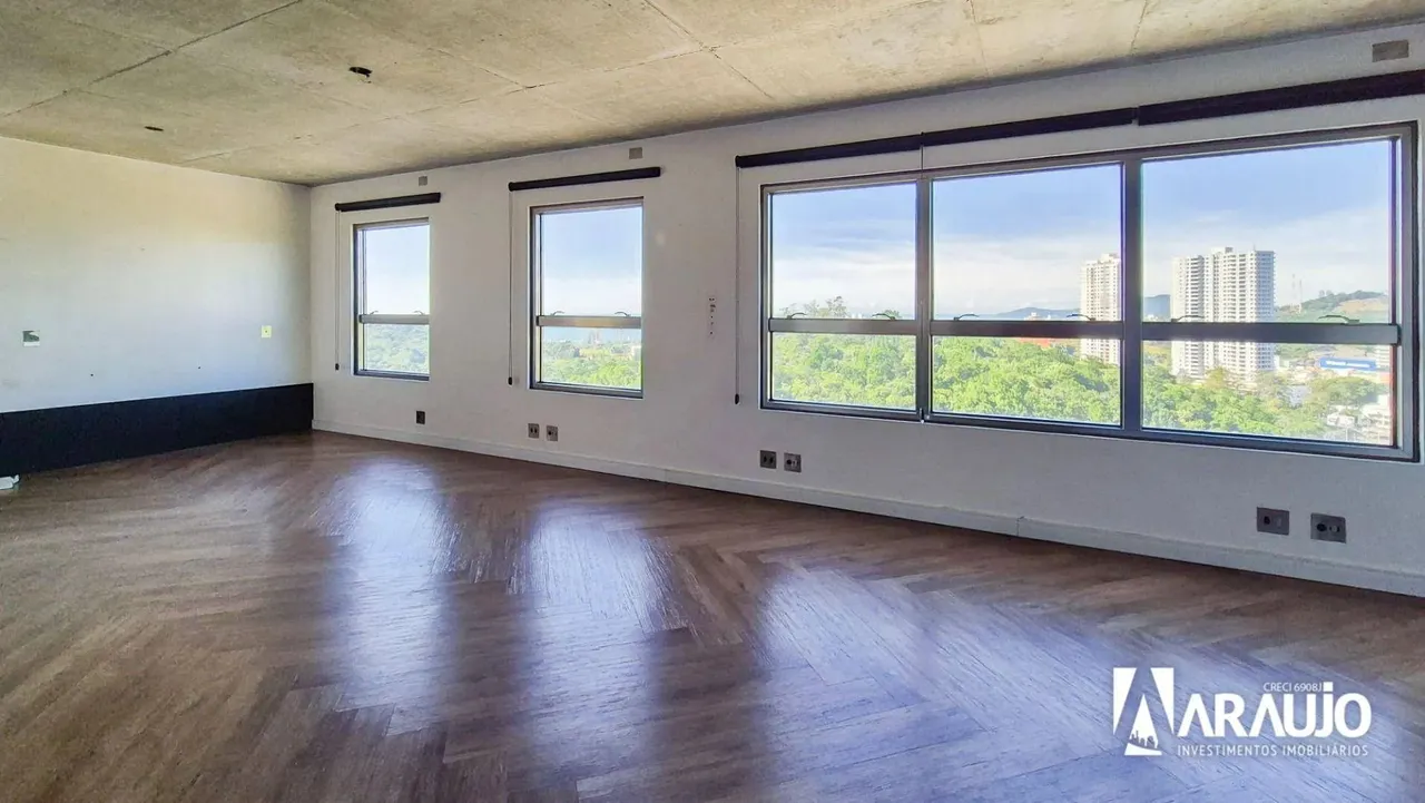Apartamento semi mobiliado com 1 dormitório na Praia Brava em Itajaí