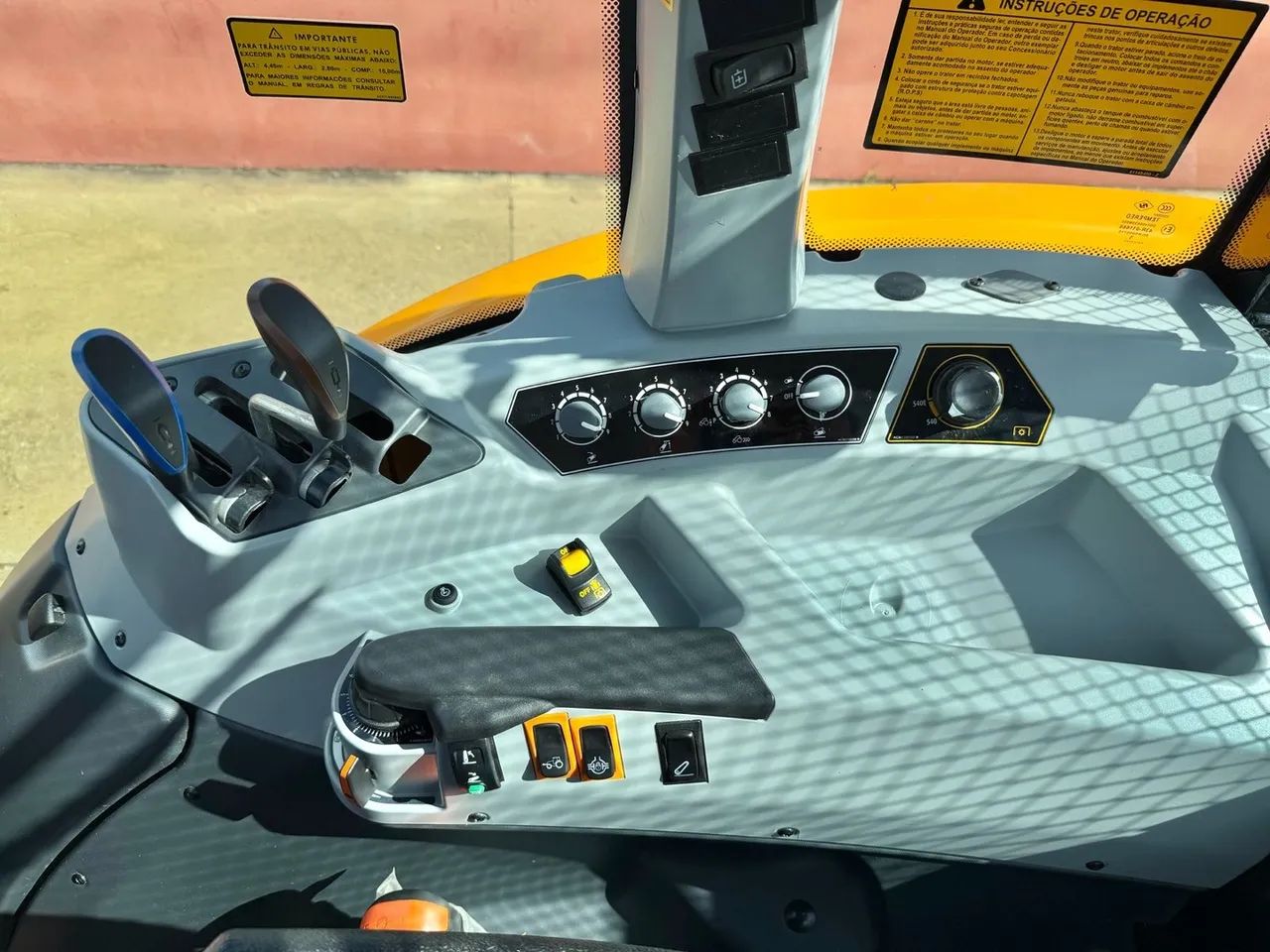 Trator valtra A134 ano 2023 159horas  - Foto 5