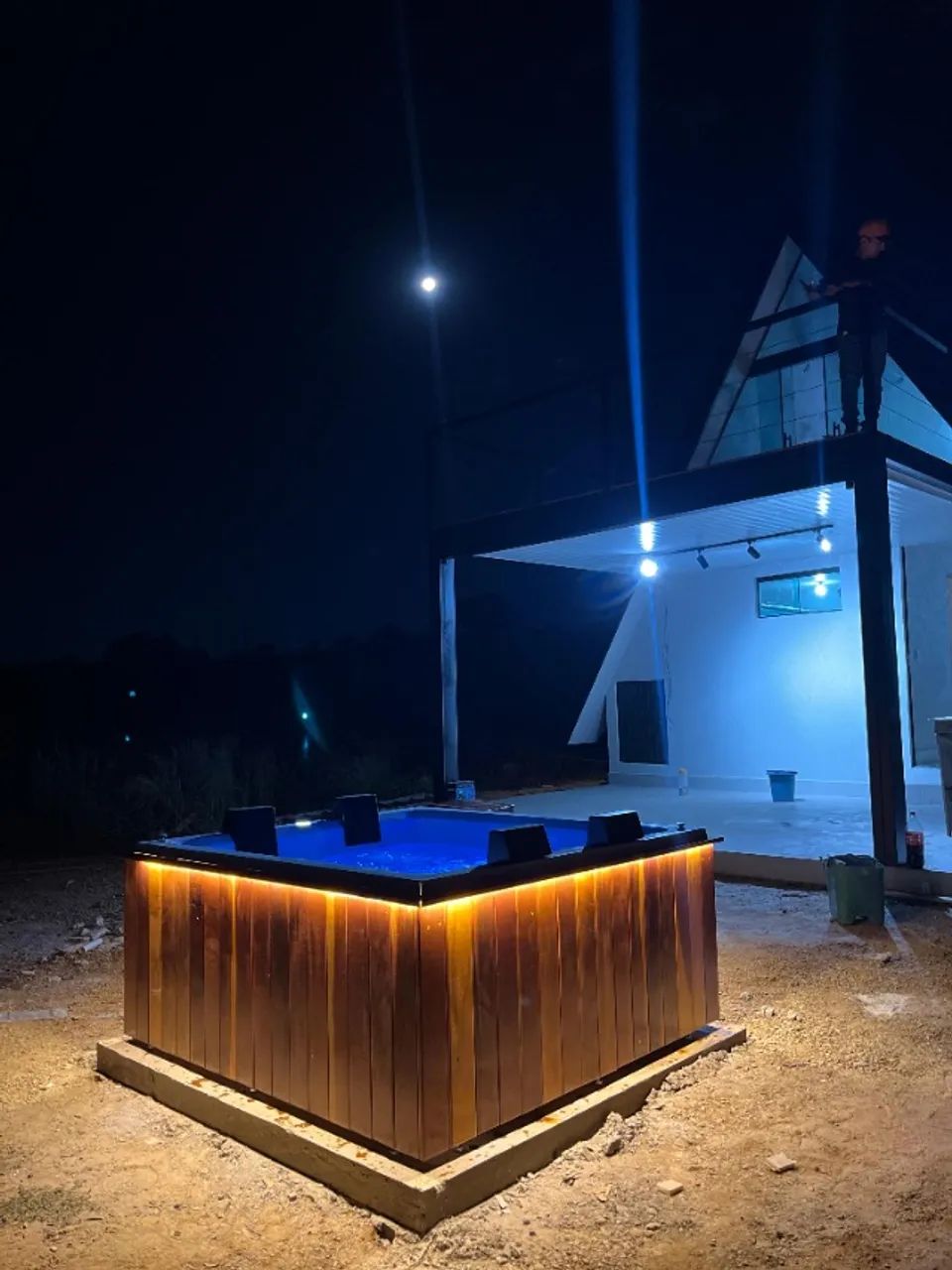 Spa de 4 lugares com Deck em Madeira (jacuzzi, Ofurô, banheira) com hidro e aquecedor. - Foto 3
