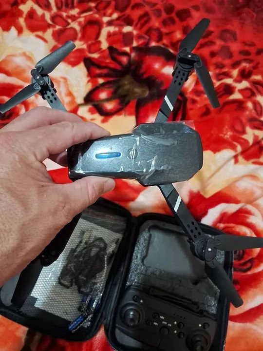 Troco Drone com Controle Remoto  por jogos de play 5  - Foto 3