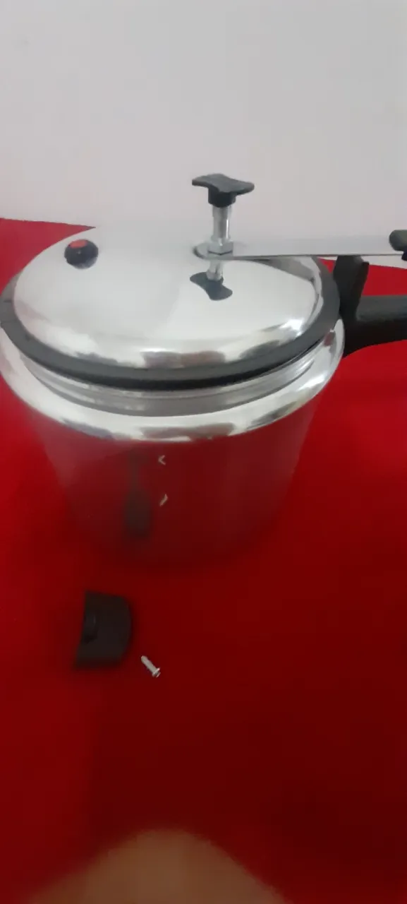Panela de pressão nova 4,5 Lt