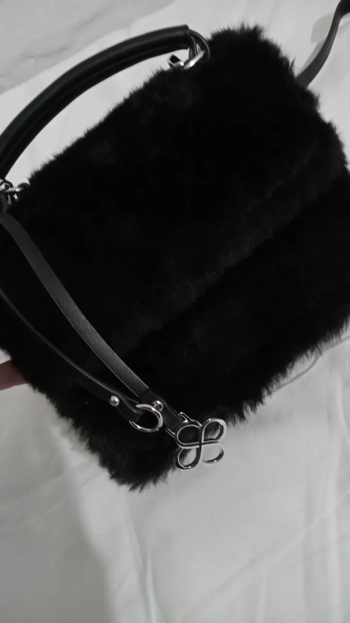 Bolsa Pelúcia Preta