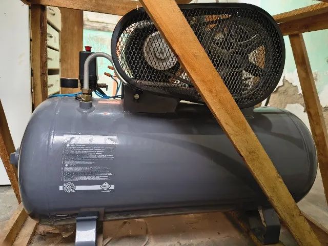 Compressor de ar elétrico Atlas Copco AT2/10 H100L 100L 2hp 127/220V - Foto 6
