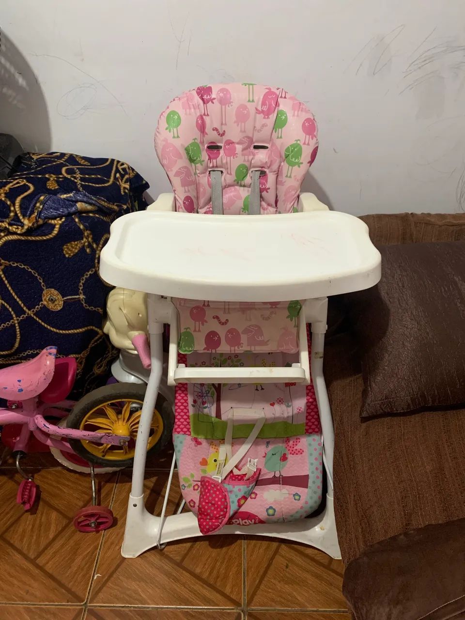 Vando cadeirão de alimentação e cadeirinha de descanso 