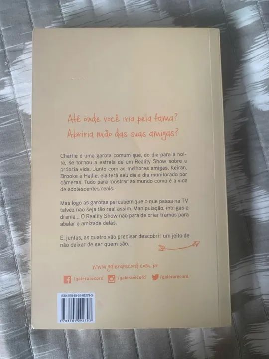 Livro Caindo na real - Foto 2