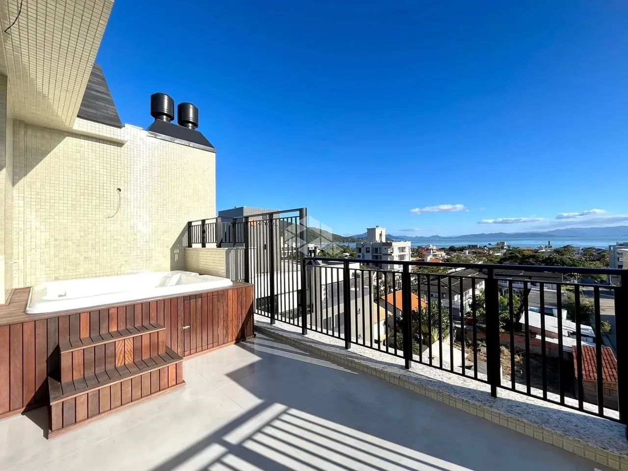 Cobertura Duplex com vista para o mar na praia de Canto grande , Bombinhas . - Foto 2