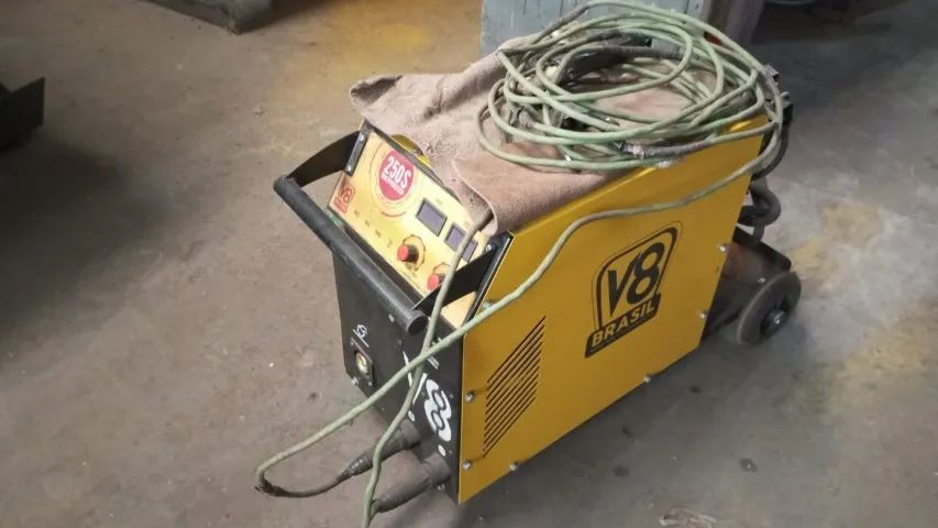 Maquina de Solda MIG e eletrodo V8 250S