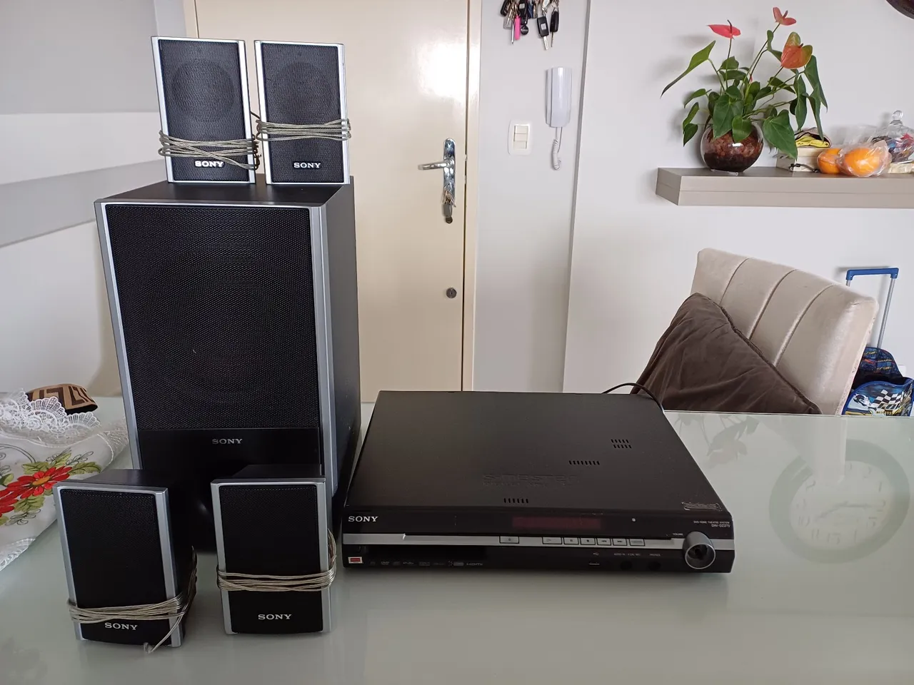 Home Theater Sony com DVD Player e Caixas de Som