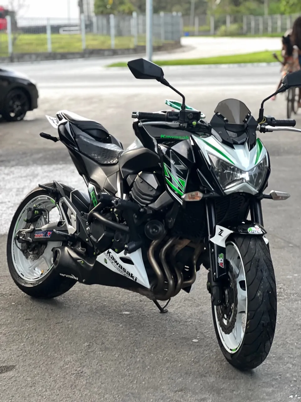 Motos KAWASAKI Z-800 no Brasil