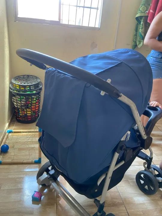 Carrinho e bebê conforto Semi novo - Foto 3