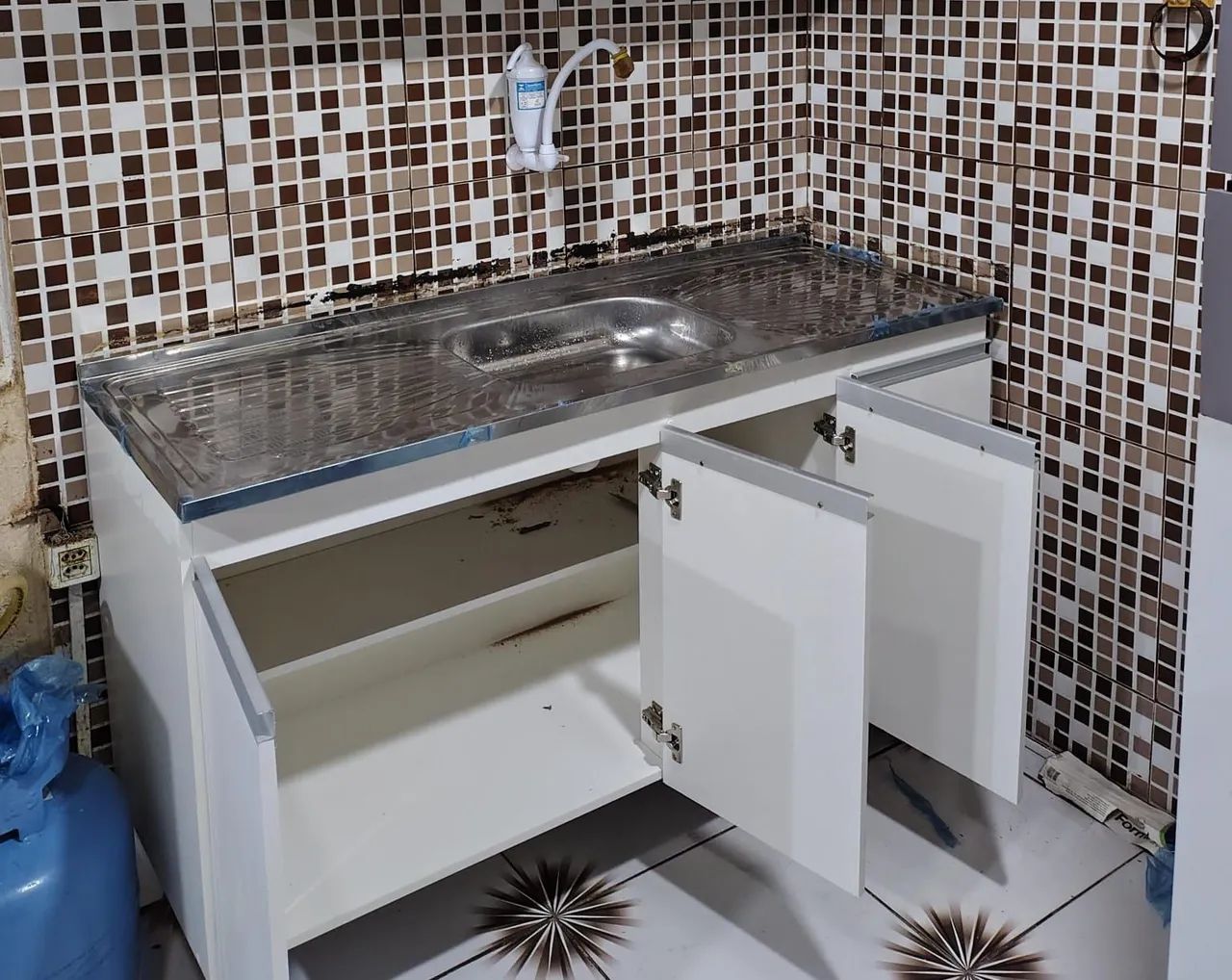Balcão com pia de inox