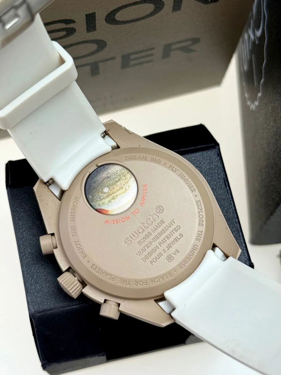 Omega Moonswatch Jupiter  - Foto 5