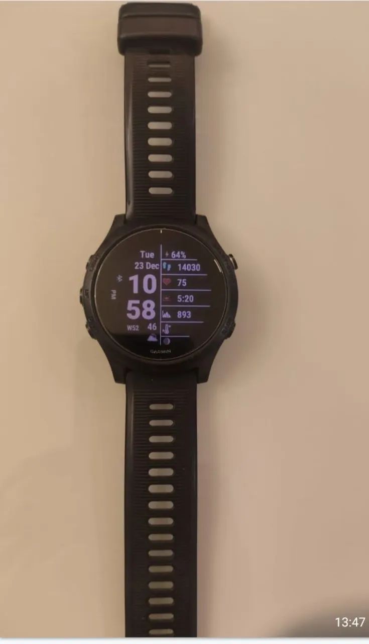 Relógio Garmin 945 Forerunner Music em ótimo estado de conservação.