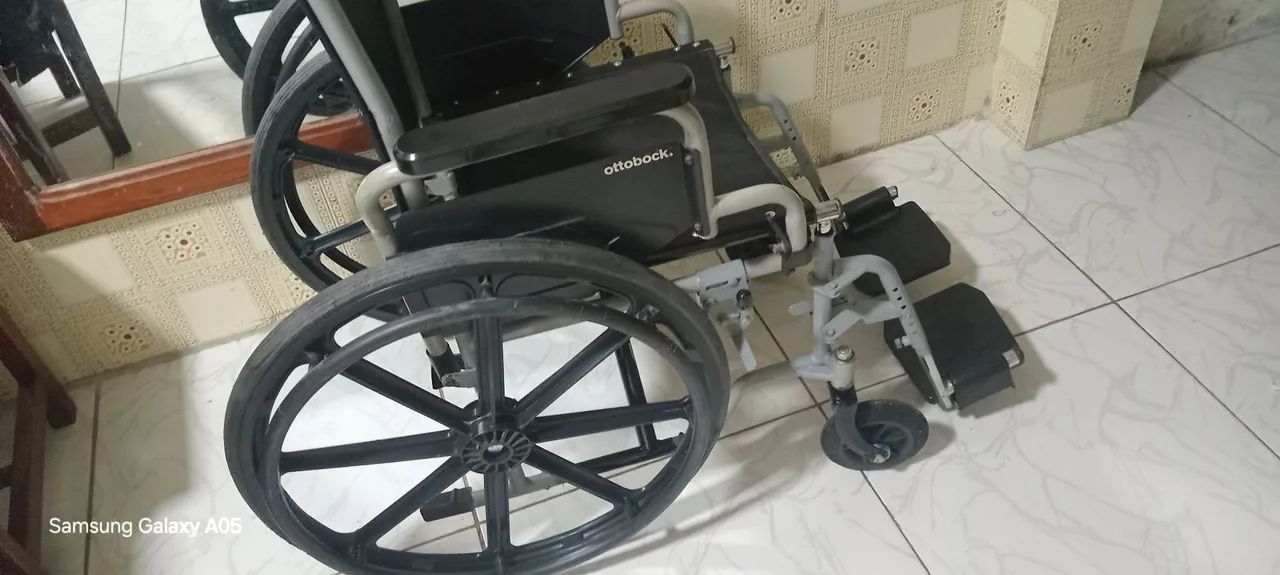 Cadeira de Rodas Dobrável - Foto 2