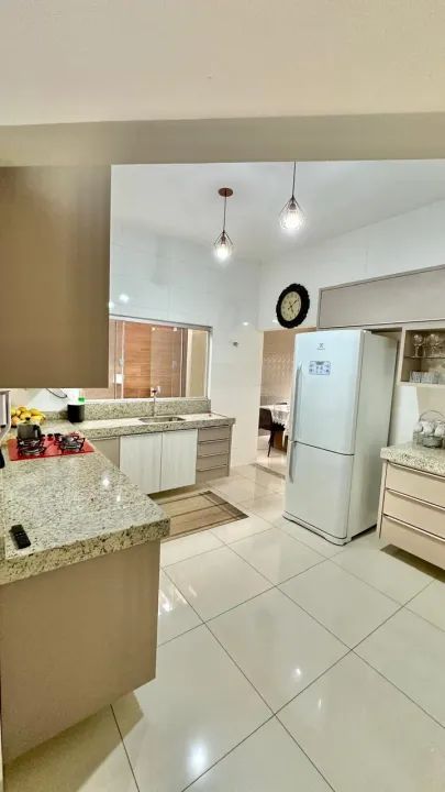 Casa 206 Sul  - 4 quartos, sendo 2 suítes / armários planejados