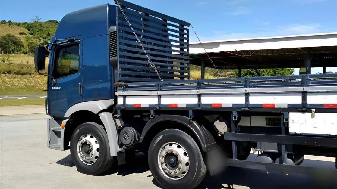 VOLKS 24250 BITRUCK    COM DIVIDA  - Foto 6