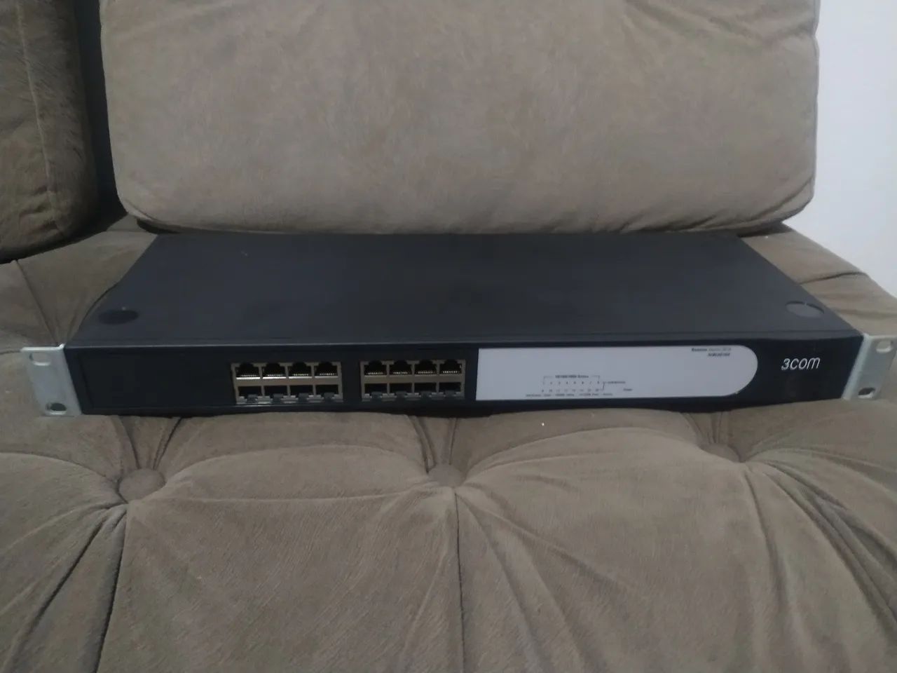 Switch 16 portas - Gigabit - 3COM Baseline 2816 - Preto / Cinza 3CBLUG16A - Foto 3