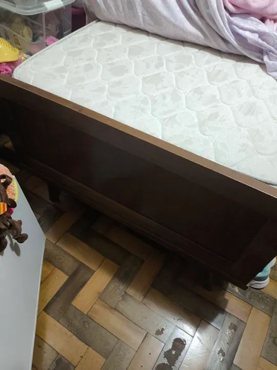 Cama antiga de solteiro de madeira maciça  - Foto 5