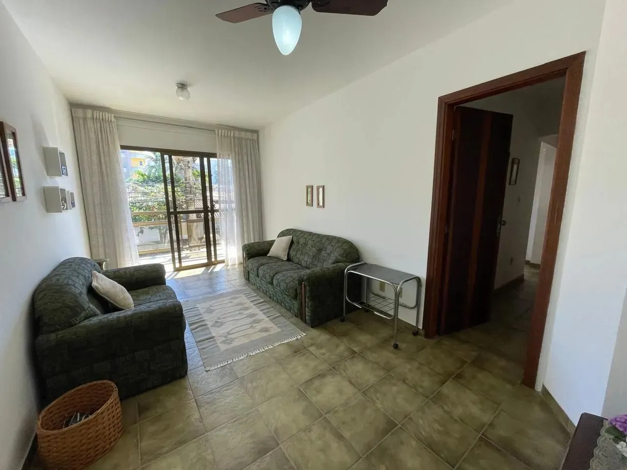 Apartamento na Barra da Lagoa em excelente localização, próx a rua Guarani e Ubatuba Mall