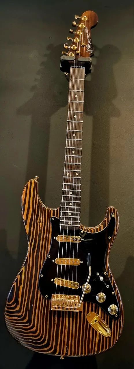 Guitarra JR Custom Stratocustom Zebrawood - Instrumentos musicais
