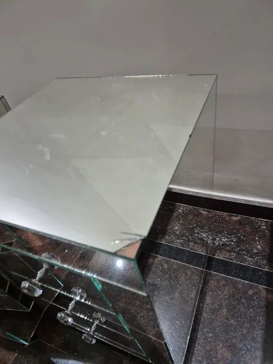 Mesa de cabeceira espelhada com 3 gavetas criado mudo . - Foto 3