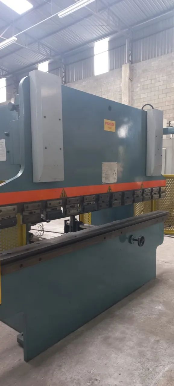PRENSA DOBRADEIRA HIDRAULICA CHINESA 2500X40TONS - Foto 2