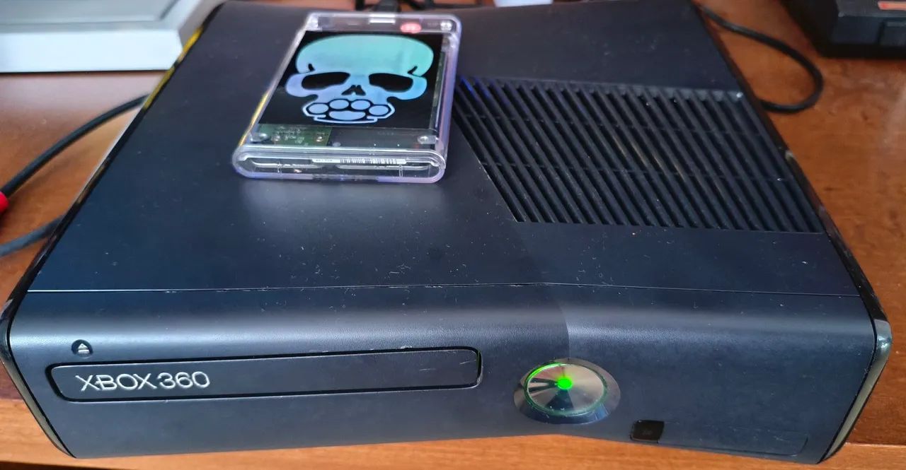 XBOX 360 SLIM DESBLOQUEADO COM O RARO XKEY HD Consoles de