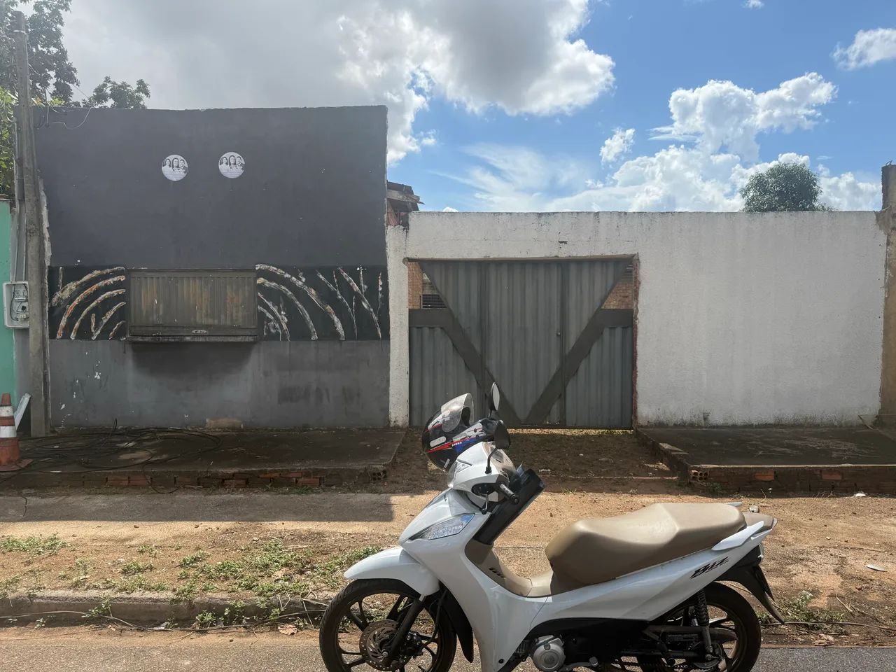 Casa com ponto comercial 